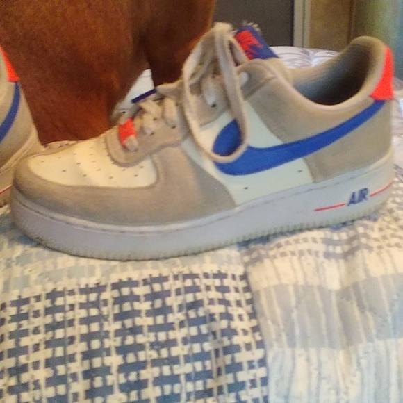 Shoes - Picture 2 of 4